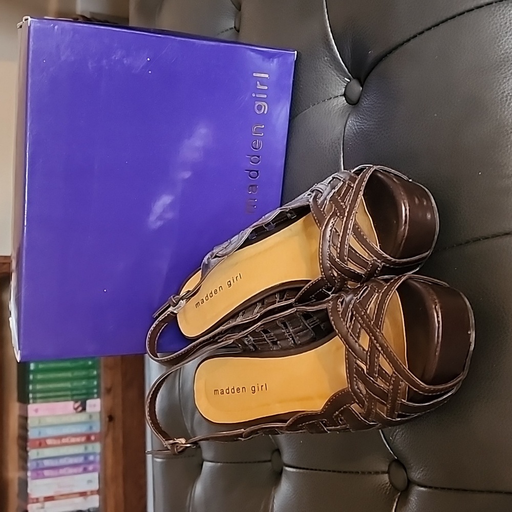 Madden Girl Teza Wedges